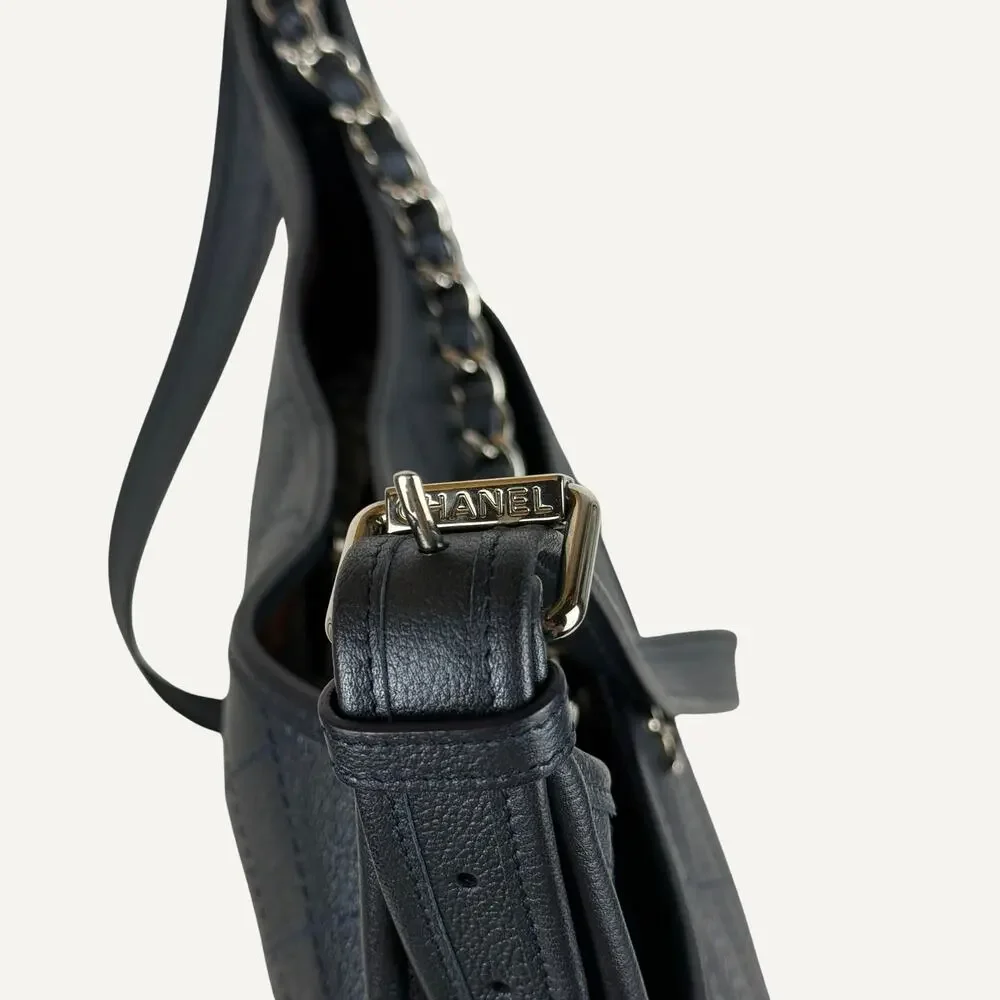 Chanel Jungle Stroll Hobo Bag Black Quilted Leather Silver CC Chain Strap Navy